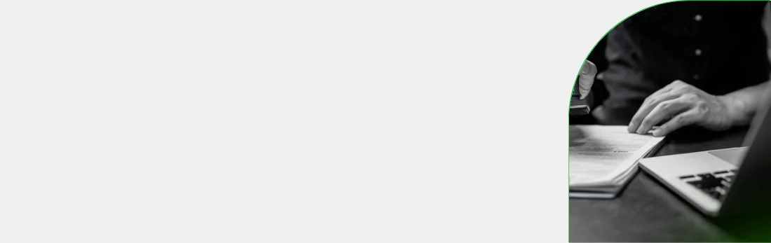 Icon signifying the establishment of a partnership or formal agreement, vital for business incorporation in the UAE.