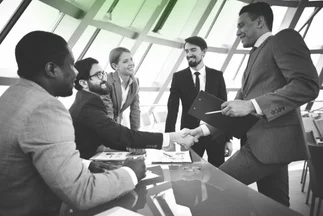 Icon representing high business flexibility and customizable license options.