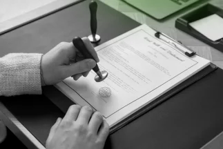 Icon representing the application process for a general trading license covering multiple, broad business activities.