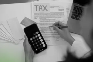 Icon symbolizing tax exemptions and zero corporate or personal tax benefits.