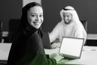 Icon for the final step of securing the official UAE Emirates ID card.