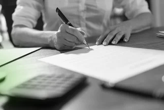 Icon representing the critical task of efficiently Gather Documents and preparing paperwork for visa submission.